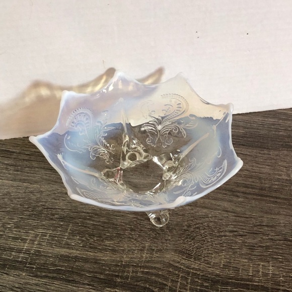 Antique Northwood Inverted Fan and Feather Footed Card Receiver Bowl - Picture 2 of 10